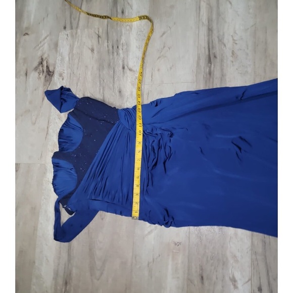 (W) Blue Gown From House of Cb - Picture 9 of 13